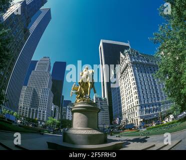 2003 HISTORISCHES SHERMAN MEMORIAL GRAND ARMY PLAZA FIFTH AVENUE MANHATTAN NEW YORK CITY USA Stockfoto