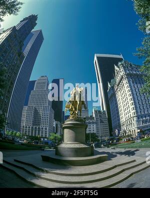 2003 HISTORISCHES SHERMAN MEMORIAL GRAND ARMY PLAZA FIFTH AVENUE MANHATTAN NEW YORK CITY USA Stockfoto