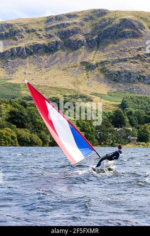 Die englischen Lake District - Segeln auf Ullswater, Cumbria UK Stockfoto