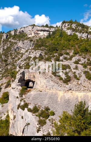 Die spektakulären Schluchten von Nesque im Vaucluse-Gebirge, Provence, Frankreich Stockfoto