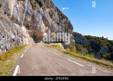 Die spektakulären Schluchten von Nesque im Vaucluse-Gebirge, Provence, Frankreich Stockfoto