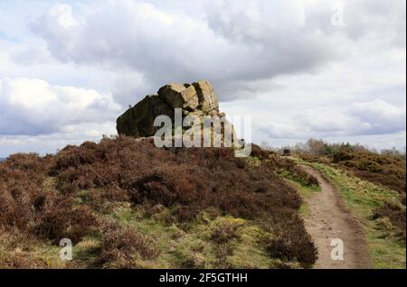 Gritstone Ausbissen genannt Fabrick bei Ashever in Derbyshire Stockfoto