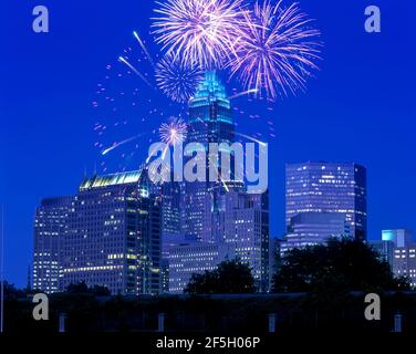 2003 HISTORISCHE DOWNTOWN SKYLINE CHARLOTTE MACKLENBURG COUNTY NORTH CAROLINA USA Stockfoto