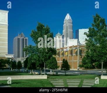 2003 HISTORISCHE MINT STREET DOWNTOWN SKYLINE CHARLOTTE MACKLENBURG COUNTY NORTH CAROLINA USA Stockfoto