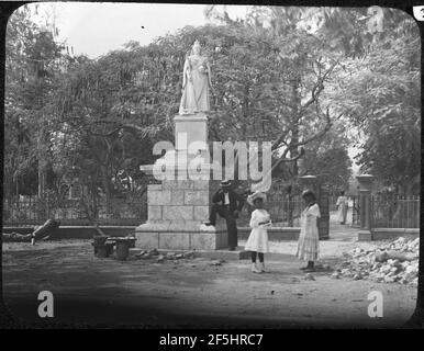 Königin Victorias Statue, Jamaika, gedreht YORYM-TA0337. Stockfoto