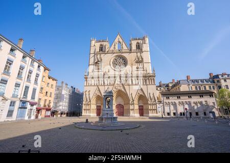 Saint Jean Platz und Kirche für die Enge, Lyon, Frankreich Stockfoto