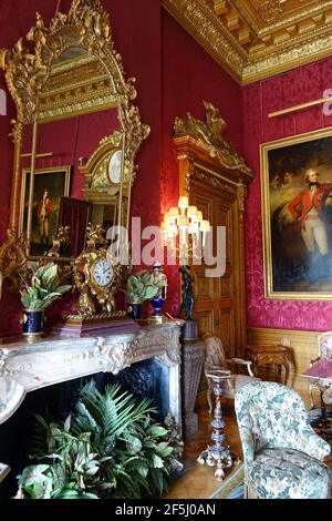 Red Drawing Room - Waddesdon Manor - Buckinghamshire, England - Stockfoto