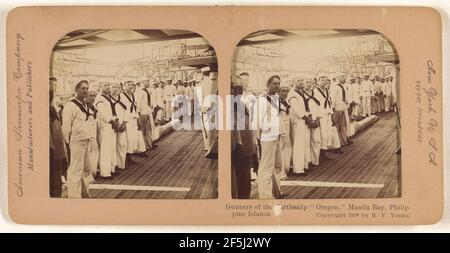 Gunners of the Battleship 'Oregon', Manila Bay, Philippine Islands.. R.Y. Young (Amerikaner, aktive New York, New York und Kuba 1890s - 1900s) Stockfoto