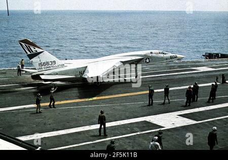 RA-5C von RVAH-12 auf USS Constellation (CVA-64) 1973. Stockfoto