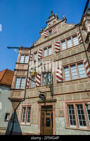 Das Gasthaus zum Engel ist das älteste historische Gebäude in Bad Berzabern aus dem Jahr 1579, Deutsche Weinstraße, Rheinland-Pfalz, Deutschland Stockfoto