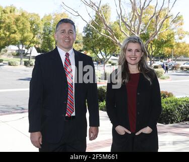 Chino Hills, Kalifornien. März 2021, 24th. Phil McMullin, Repräsentant, und Shannon Hoover, Kommunikationsdirektor für die Kirche Jesu Christi der Heiligen der Letzten Tage, beim GUARDaHEART No Cost COVID-19 Antibody Testing Held in der Kirche Jesu Christi der Heiligen der Letzten Tage in Chino Hills, Kalifornien. Bild: Sheri Determan Stockfoto