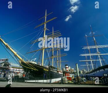 2003 HISTORISCHE HOCHSCHIFFE SOUTH STREET SEAPORT DOWNTOWN MANHATTAN NEU YORK CITY USA Stockfoto