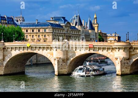 Die Brücke Pont Neuf und die Ile de la Cite Stockfoto
