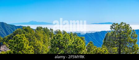 Teneriffa und La Gomera von Caldera de Taburiente, La Palma, Kanarische Inseln, Spanien. Stockfoto