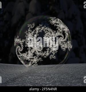 Gefrorene Seifenblase und Fraktale Mathematik im Winter, Outddors, 3D Rendering, Stockfoto