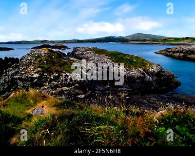 Farbe einer malerischen Bucht auf der Halbinsel Mizen Head in der Grafschaft Cork, Irland. Stockfoto