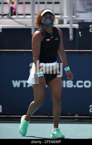 Miami Gardens, FL, USA. März 2021, 26th. Naomi Osaka gegen Ajla Tomljanovic bei den Open 2021Miami im Hard Rock Stadium am 26. März 2021 in Miami Gardens, Florida. Kredit: Mpi04/Media Punch/Alamy Live Nachrichten Stockfoto