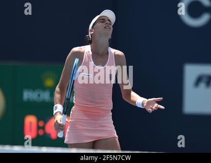 Miami Gardens, FL, USA. März 2021, 26th. Naomi Osaka gegen Ajla Tomljanovic bei den Open 2021Miami im Hard Rock Stadium am 26. März 2021 in Miami Gardens, Florida. Kredit: Mpi04/Media Punch/Alamy Live Nachrichten Stockfoto