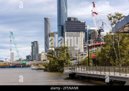 Die berühmte Stadtlandschaft von Brisbane entlang des Brisbane River in Queensland Am 24th 2021. März Stockfoto