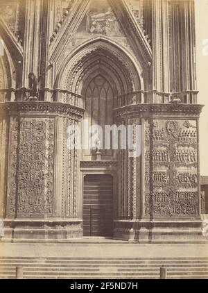 Tür, Kathedrale Von Orvieto. Fratelli Alinari (Italiener, gegründet 1852) Stockfoto