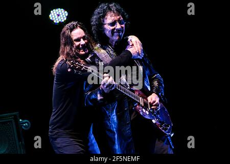 RIO DE JANEIRO, 13,10.2013: Black Sabbath tritt während der Tour 13th am Apoteose Platz, Sambódromo von Rio de Janeiro. (Foto: Néstor J. Beremblum) Stockfoto