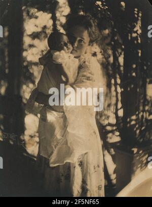 Gertrude O'Malley und Sohn Charles. Gertrude Käsebier (Amerikanisch, 1852 - 1934) Stockfoto