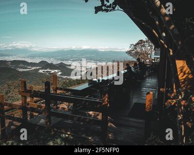 Shizuoka, Japan, 7. Dezember 2019: Schönes Dorf im Tal in japan Stockfoto