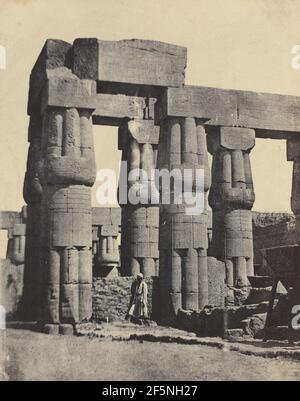 Thèbes. Louqsor. Groupe de colonnes dans le palais.. Stockfoto