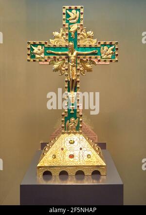 Innenfragment der Matthiaskirche - die Kirche der Himmelfahrt der Budaer Burg. Budapest, Ungarn Stockfoto