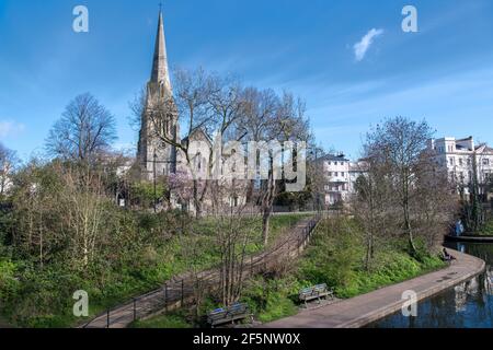 St Marks Church und Regents Canal Regents Park London England Stockfoto