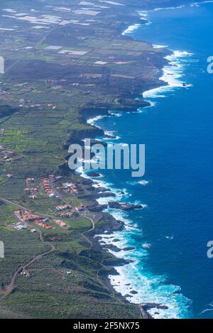 Luftaufnahme der Küste des El Golfo-Tals bei El Hierro, Kanarische Inseln, Spanien. Stockfoto