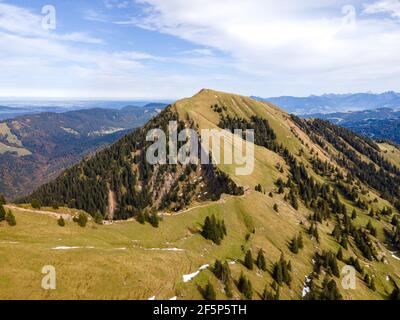 Blick vom Hochgrat bei Oberstaufen auf dem Gelchenwanger Kopf, Rindalphorn (Bayern, Bayern, Deutschland) auf die alpen in Tirol, Österreich. Peap Stockfoto