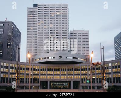 Tokio, Japan - das Tokyo Metropolitan Assembly Building im Tokyo Metropolitan Government Building Complex. Stockfoto