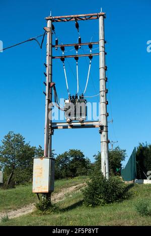 Hochspannungs-Öltrafo Stockfoto