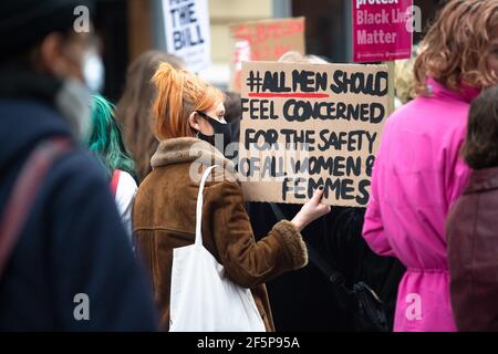 MANCHESTER, Großbritannien der Protest "Kill the Bill" auf dem Petersplatz im Stadtzentrum von Manchester am Samstag, 27th. März 2021. (Kredit: Pat Scaasi - MI Nachrichten) Kredit: MI Nachrichten & Sport /Alamy Live Nachrichten Stockfoto