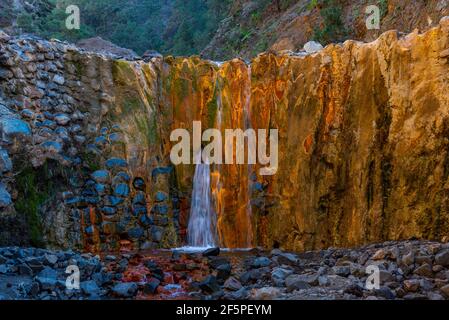 Cascada de Los Colores in Caldera de Taburiente in La Palma, Kanarische Inseln, Spanien. Stockfoto