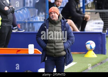 Birkenhead, Großbritannien. März 2021, 27th. Tranmere Rovers Manager Keith Hill schaut auf. EFL Skybet Football League Two Match, Tranmere Rovers gegen Mansfield Town im Prenton Park, Birkenhead, Wirral am Samstag, 27th. März 2021. Dieses Bild darf nur für redaktionelle Zwecke verwendet werden. Nur redaktionelle Verwendung, Lizenz für kommerzielle Nutzung erforderlich. Keine Verwendung in Wetten, Spiele oder ein einzelner Club / Liga / Spieler Publikationen.pic von Chris Stading / Andrew Orchard Sport Fotografie / Alamy Live News Kredit: Andrew Orchard Sport Fotografie / Alamy Live News Stockfoto