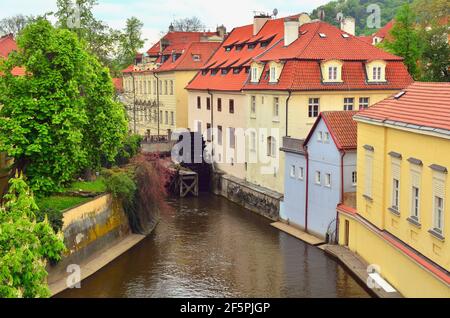 Alte Wassermühle Haus in der Nähe der Altstadt von Prag, Tschechien Stockfoto