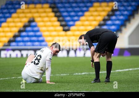 LONDON, GROSSBRITANNIEN. MÄRZ 27th Lloyd Jones von AFC Wimbledon Gesten während der Sky Bet League 1 Spiel zwischen AFC Wimbledon und Northampton Town in der Plough Lane, Wimbledon am Samstag, 27th. März 2021. (Quelle: Federico Maranesi) Quelle: MI News & Sport /Alamy Live News Stockfoto