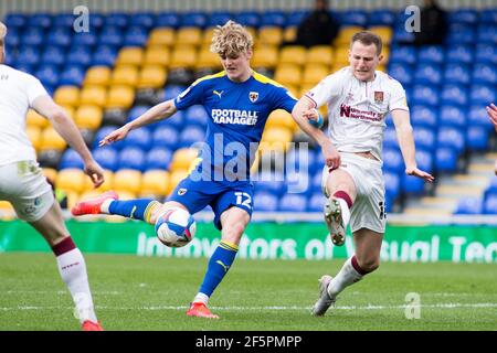 LONDON, GROSSBRITANNIEN. MÄRZ 27th Jack Rudoni von AFC Wimbledon kontrolliert den Ball während des Sky Bet League 1-Spiels zwischen AFC Wimbledon und Northampton Town in der Plough Lane, Wimbledon am Samstag, 27th. März 2021. (Quelle: Federico Maranesi) Quelle: MI News & Sport /Alamy Live News Stockfoto