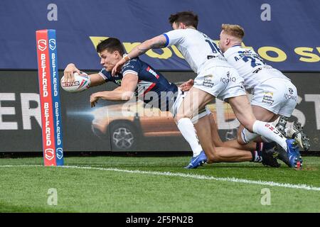 Leeds, England - 27th March 2021 - Wakefield Trinity's Innes Senior Partituren versuchen während der Rugby League Betfred Super League Runde 1 Wakefield Trinity vs Leeds Rhinos im Emerald Headingley Stadium, Leeds, UK Dean Williams/Alamy Live News Stockfoto