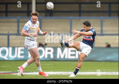 Leeds, England - 27th. März 2021 - Wakefield Trinity's Mason Lino tritt während der Rugby League Betfred Super League Round 1 Wakefield Trinity vs Leeds Rhinos im Emerald Headingley Stadium, Leeds, UK Dean Williams/Alamy Live News Stockfoto