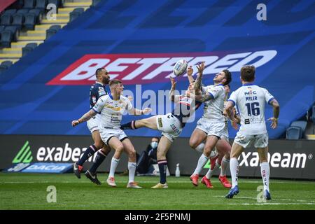 Leeds, England - 27th März 2021 - Wakefield Trinity Tom Johnstone fängt High Ball während der Rugby League Betfred Super League Round 1 Wakefield Trinity vs Leeds Rhinos im Emerald Headingley Stadium, Leeds, UK Dean Williams/Alamy Live News Stockfoto