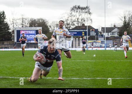 Leeds, England - 27th März 2021 - Wakefield Trinity Tom Johnstone Rennen weg für seinen 2nd Versuch während der Rugby League Betfred Super League Runde 1 Wakefield Trinity vs Leeds Rhinos im Emerald Headingley Stadium, Leeds, UK Dean Williams/Alamy Live News Stockfoto