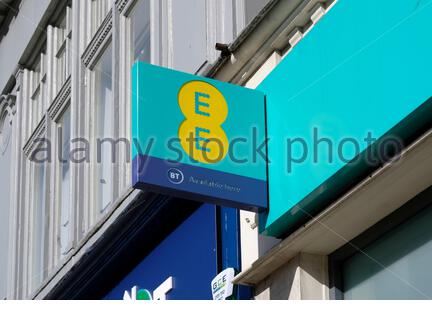 EE Sign, Mobilfunkanbieter und Internetanbieter, Princes Street, Edinburgh Schottland Stockfoto