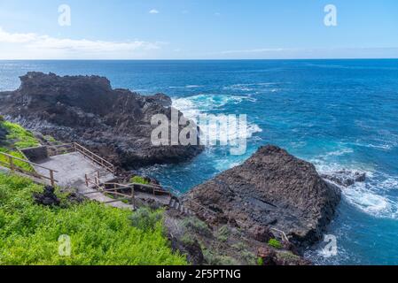 Felsenpools an der Playa de la zamora in La Palma, Kanarische Inseln, Spanien. Stockfoto