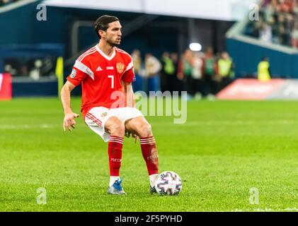 Sankt Petersburg, Russland – 16. November 2019. Die russische Fußballnationalmannschaft Mittelfeldspieler Magomed Ozdoyev während der UEFA Euro 2020 Qualifikationsspiel Russi Stockfoto