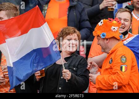 AMSTERDAM, NIEDERLANDE - MÄRZ 27: Fans, Unterstützer der Niederlande während der FIFA Fußball-Weltmeisterschaft 2022 Quatar Qualifier Spiel zwischen den Niederlanden und L Stockfoto