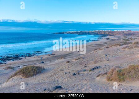 Küste mit Stränden, die sich von El Cotillo Dorf auf Fuerteventura, Kanarische Inseln, Spanien. Stockfoto