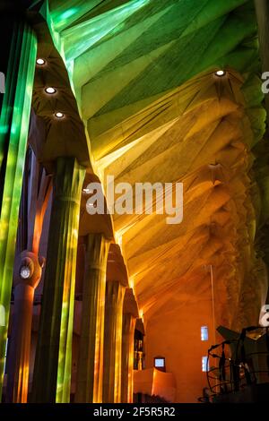 Basilika La Sagrada Familia, Innere der Basilika, Barcelona, Katalonien, Spanien. Stockfoto